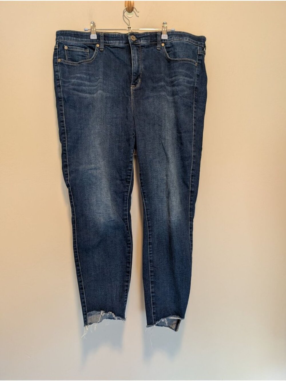 Torrid Sky High Skinny Jeans Size 22R Distressed Hem Dark Wash Premium Comfort D